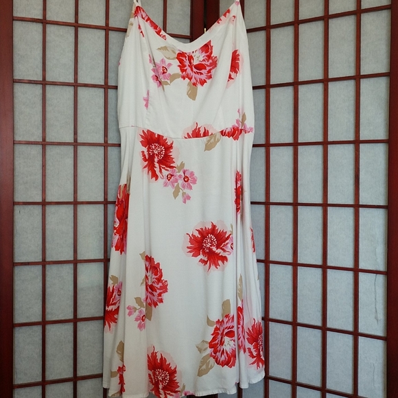 Old Navy Dresses & Skirts - 🌻 Old Navy floral sundress